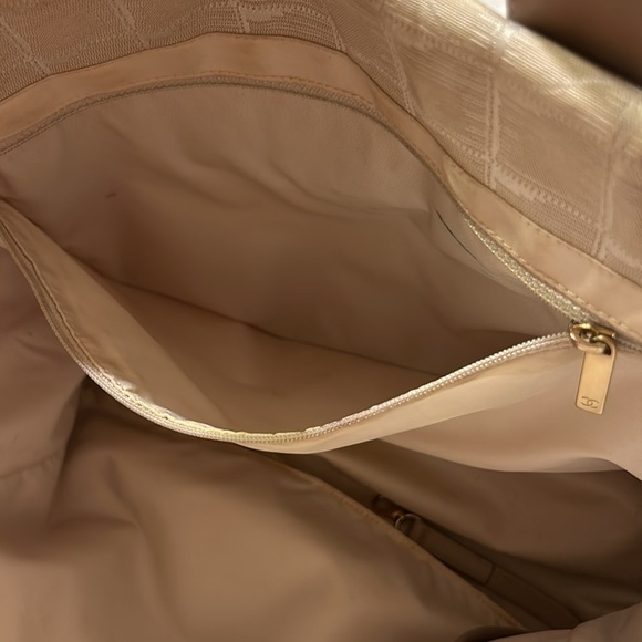 Authentic CHANEL Interlocking CC Logo Beige Travel Tote Line Leather Strap - Picture 13 of 13